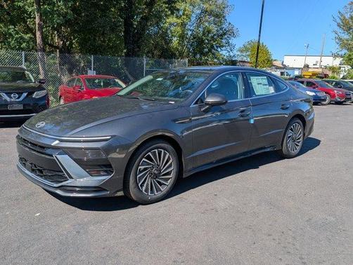 2025 Hyundai SONATA Hybrid SEL