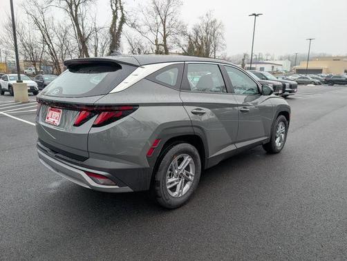 2026 Hyundai TUCSON SE