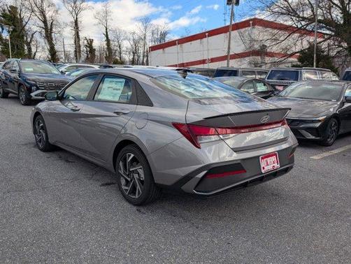 2025 Hyundai ELANTRA SEL Sport