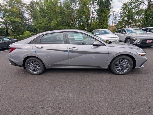 2025 Hyundai ELANTRA HEV Blue