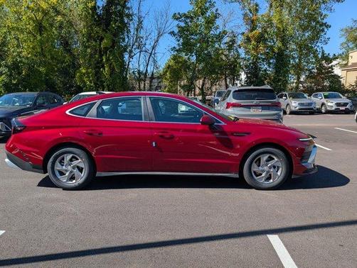 2026 Hyundai SONATA SE