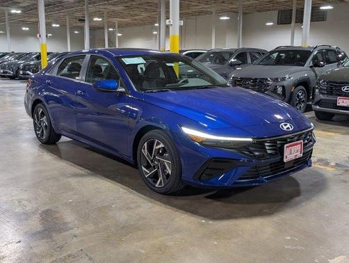 2025 Hyundai ELANTRA SEL Convenience