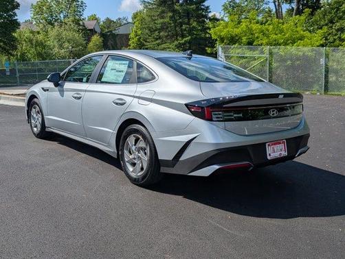 2025 Hyundai SONATA SE