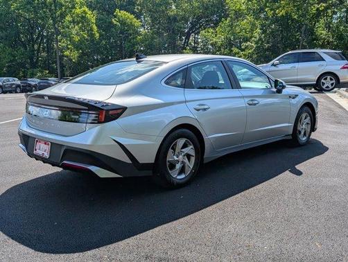 2025 Hyundai SONATA SE