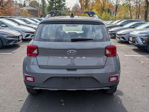 2022 Hyundai VENUE SEL