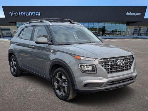 2022 Hyundai VENUE SEL