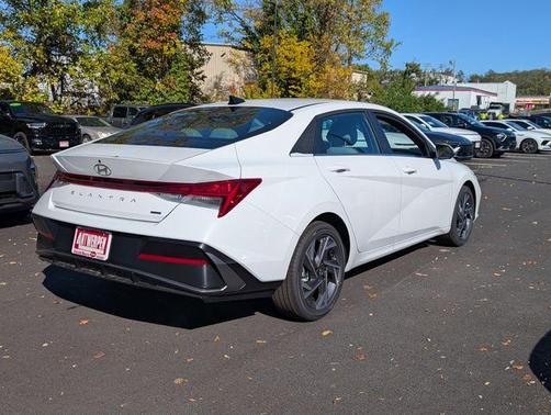 2025 Hyundai ELANTRA HEV Limited