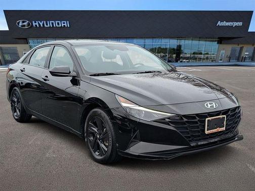 2022 Hyundai ELANTRA SEL