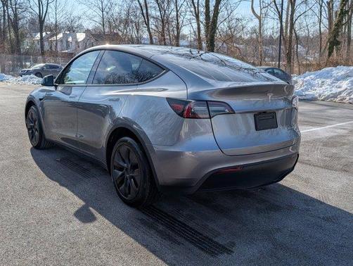 2025 Tesla Model Y Long Range