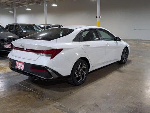 2025 Hyundai ELANTRA SEL Convenience