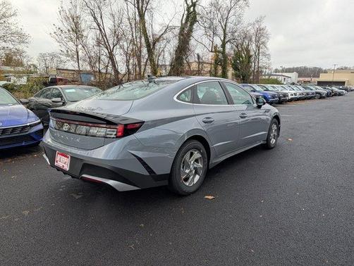 2026 Hyundai SONATA SE
