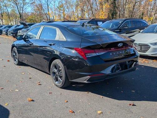 2023 Hyundai ELANTRA HEV Blue