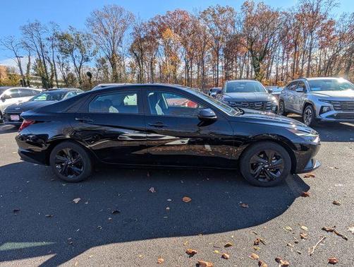 2023 Hyundai ELANTRA HEV Blue