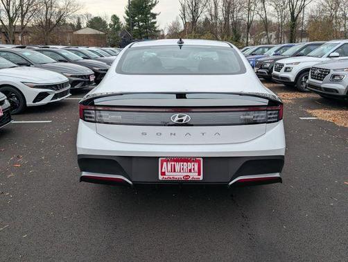 2026 Hyundai SONATA SE