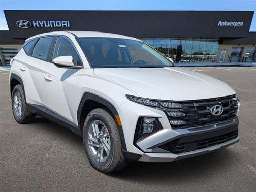 2025 Hyundai TUCSON SE