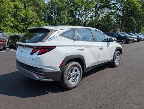 2025 Hyundai TUCSON SE