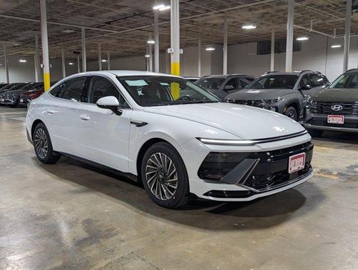 2025 Hyundai SONATA Hybrid SEL