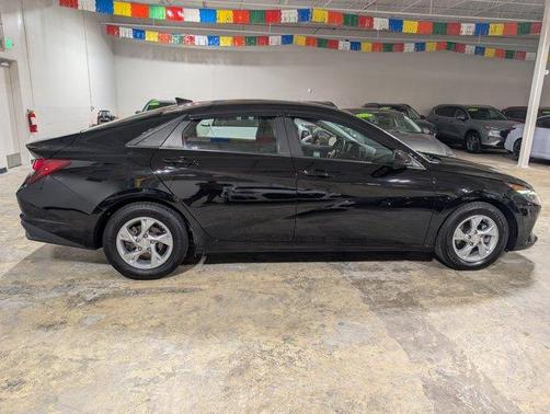 Phantom Black 2021 Hyundai ELANTRA SE