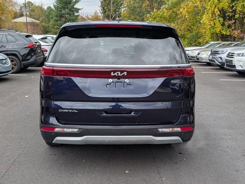 2024 Kia Carnival LX