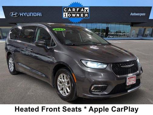 Granite Crystal Clearcoat Metallic 2023 Chrysler Pacifica Touring-L