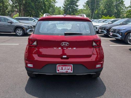 2025 Hyundai VENUE SEL