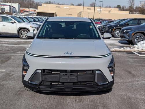2025 Hyundai KONA SE