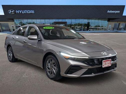 2024 Hyundai ELANTRA SEL