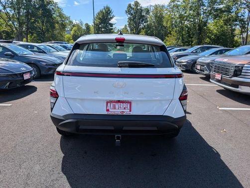 2026 Hyundai KONA SE