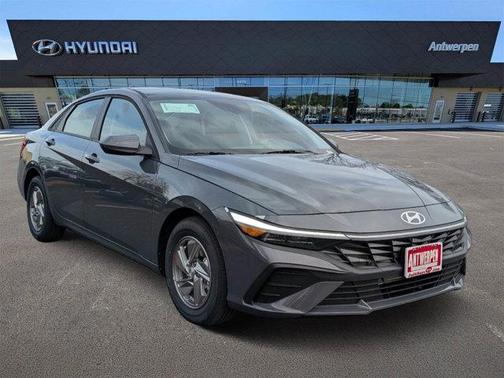 2026 Hyundai ELANTRA SE