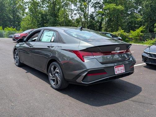 2025 Hyundai ELANTRA HEV SEL Sport