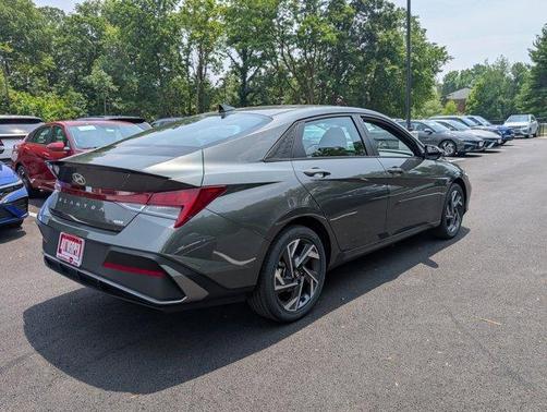 2025 Hyundai ELANTRA HEV SEL Sport