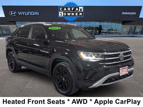 Deep Black Pearl Effect 2023 Volkswagen Atlas Cross Sport 3.6L V6 SE w/Technology