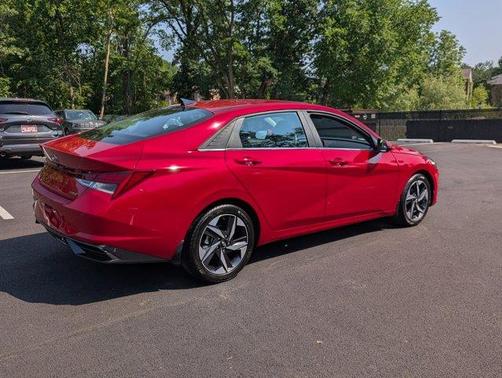 2023 Hyundai ELANTRA Limited