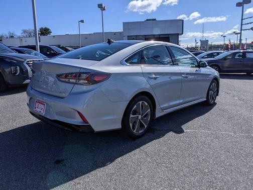 Photo 4 of 30 of 2019 Hyundai Sonata Hybrid Limited