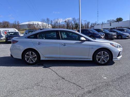 Photo 3 of 30 of 2019 Hyundai Sonata Hybrid Limited