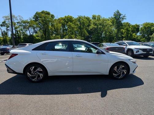 White 2025 Hyundai ELANTRA SEL Sport