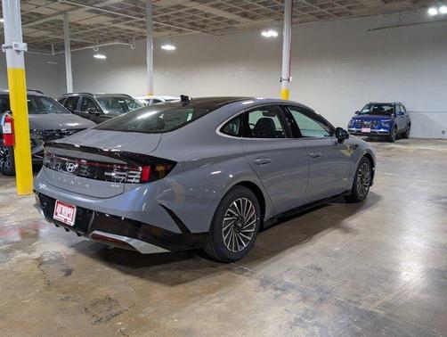 2025 Hyundai SONATA Hybrid Limited