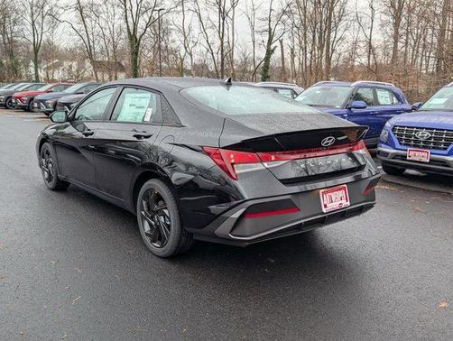 Black 2026 Hyundai ELANTRA SEL Sport