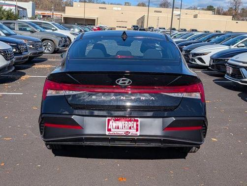 2026 Hyundai ELANTRA SEL