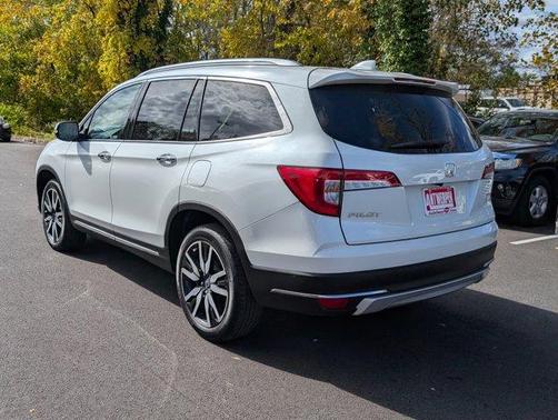 2022 Honda Pilot Touring 8-Passenger