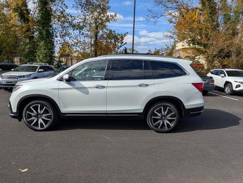 2022 Honda Pilot Touring 8-Passenger