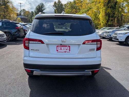 2022 Honda Pilot Touring 8-Passenger