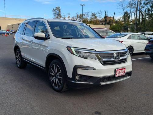 2022 Honda Pilot Touring 8-Passenger