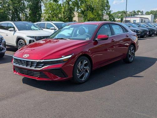 2025 Hyundai ELANTRA Limited