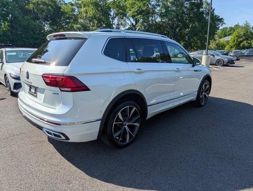 Opal White Pearl Effect 2024 Volkswagen Tiguan 2.0T SEL R-Line
