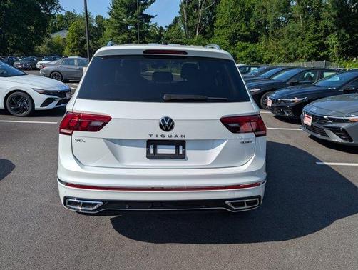 Opal White Pearl Effect 2024 Volkswagen Tiguan 2.0T SEL R-Line