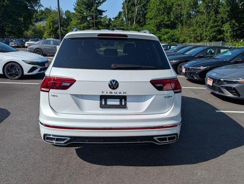 Opal White Pearl Effect 2024 Volkswagen Tiguan 2.0T SEL R-Line