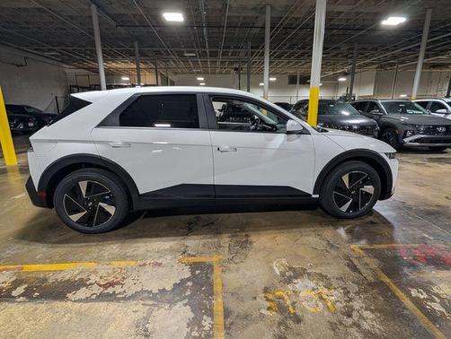 2026 Hyundai IONIQ 5 SE Standard Range