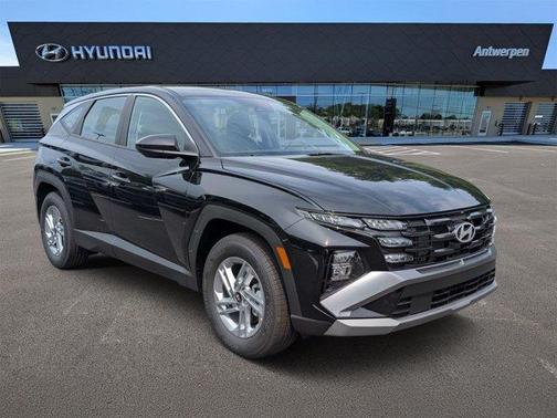 Phantom Black 2026 Hyundai TUCSON SE