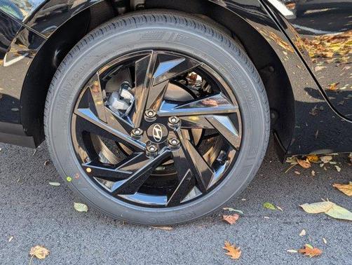 2026 Hyundai ELANTRA SEL